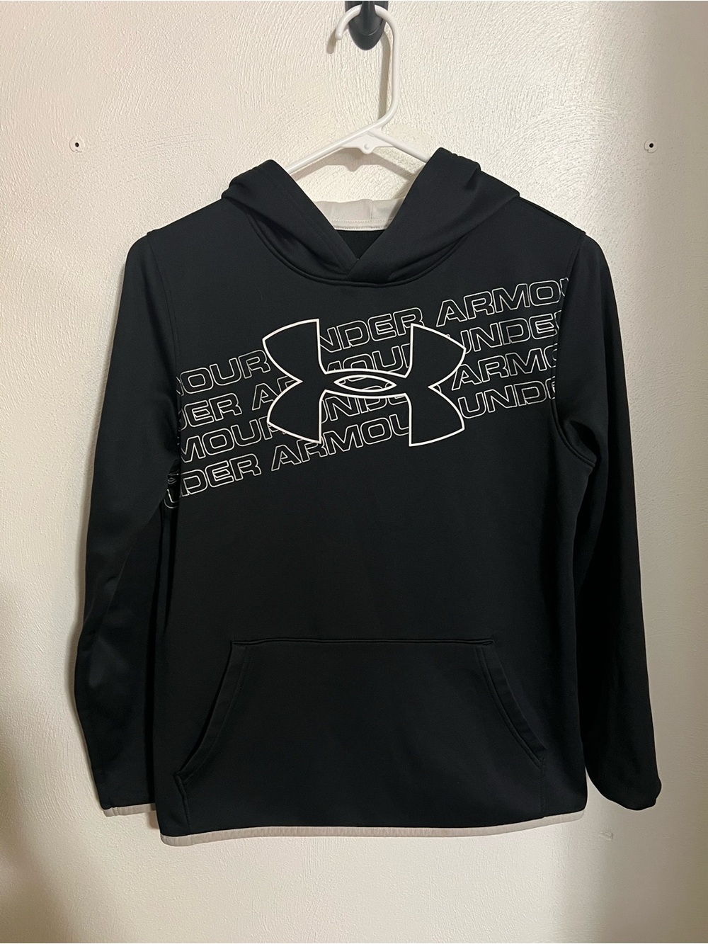 UNDER ARMOUR Classic Cold Gear Logo Graphic Hoodie Black White Boy's Size XL GUC